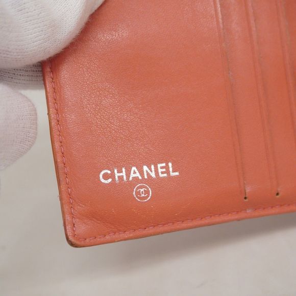 Chanel Matelasse Brilliant Wallet in Orange Patent Leather with Silver Hardware - Picture 4 of 10